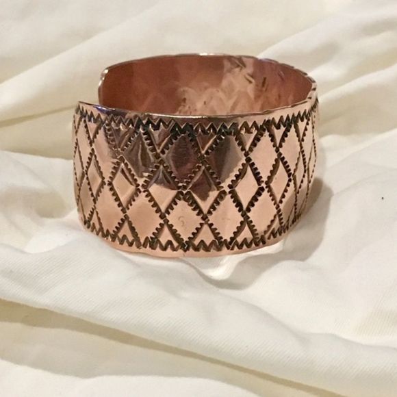 Vintage Diamond Etched Copper Cuff Bracelet - Picture 4 of 8